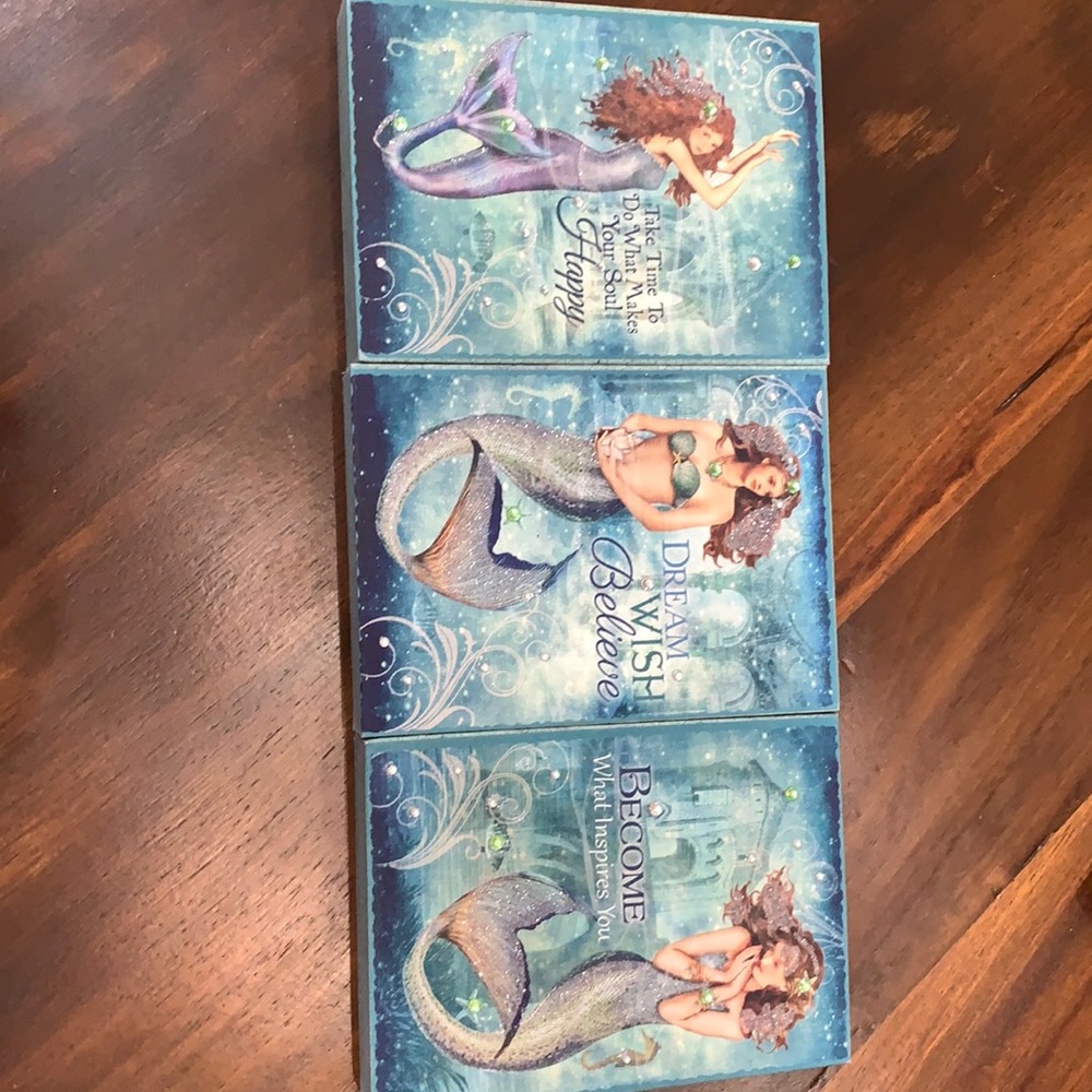 Set of 3 canvas mermaid pictures. Cute & sparkly.